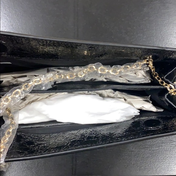 Clutch - Picture 2 of 2